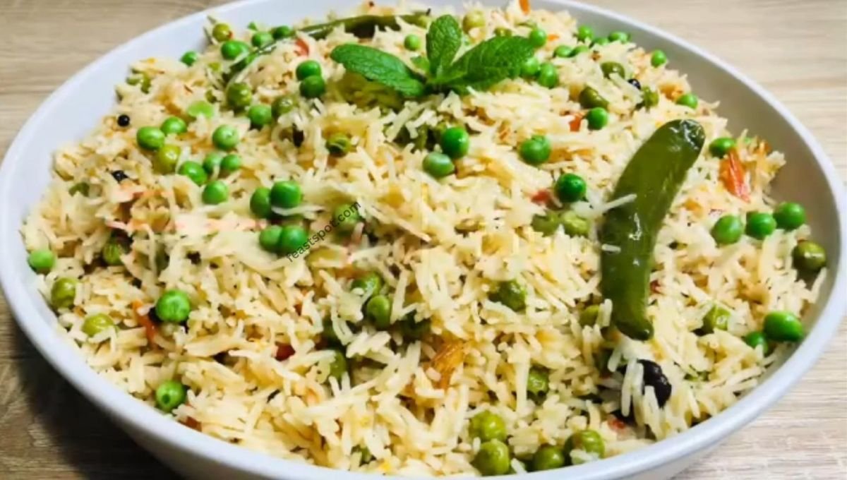 Fragrant green peas pulao in a rice cooke